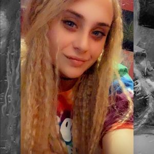 Meet your Posher, Alyssa